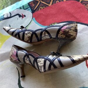 Vintage 90s kitten heels from Vero